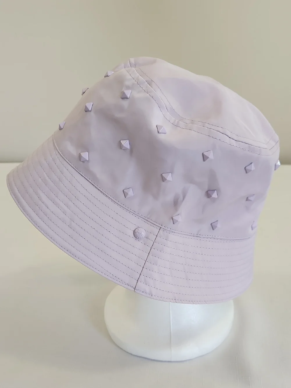 Madden NYC Light Lavendee Studded Bucket Hat. NWT. Size OS
